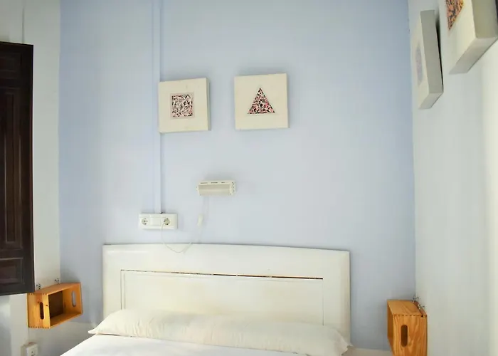 ペンション カスティル ゲストハウス グラナダ