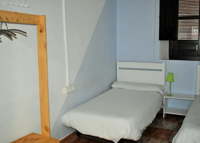 ゲストハウス ペンション カスティル